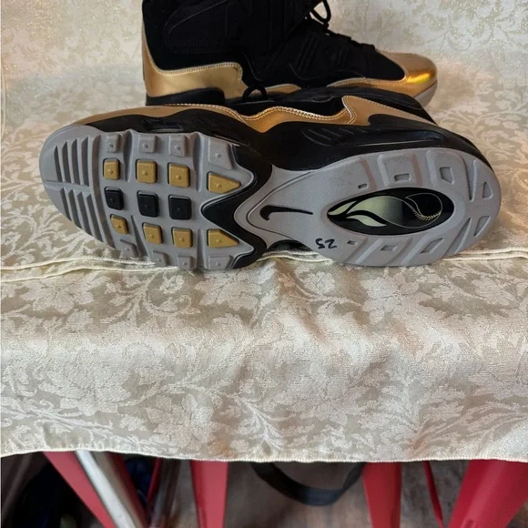 Nike Air Griffey Max 1 Black/Gold - Picture 6 of 7